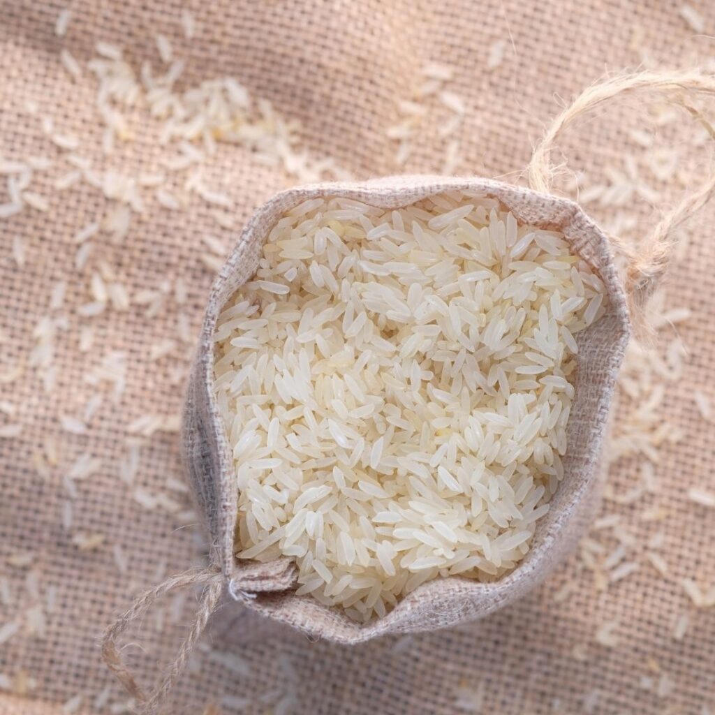 Waschen von Reis, Quinoa oder Amaranth